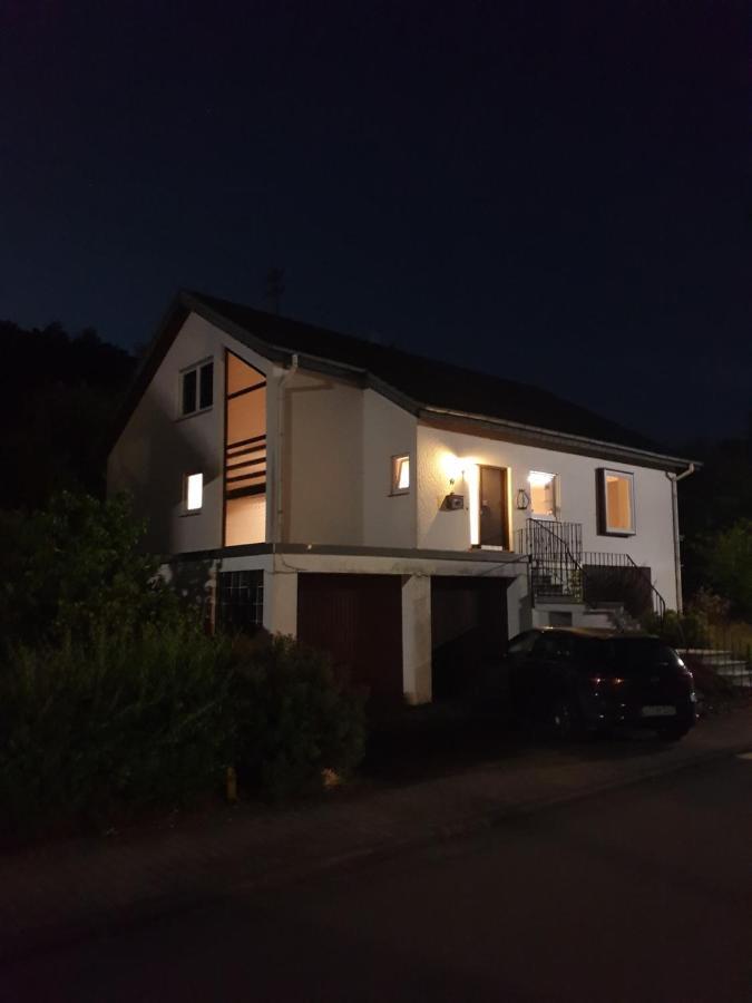 Andinas Ferienwohnung In Ruhiger Lage Direkt Am Wald Wilnsdorf Extérieur photo
